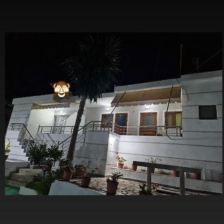 Villa Gezimi Ксамил Екстериор снимка